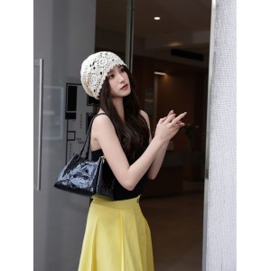 皮具女包2025新款头层牛皮单肩包软漆牛皮水桶包轻奢腋下包包